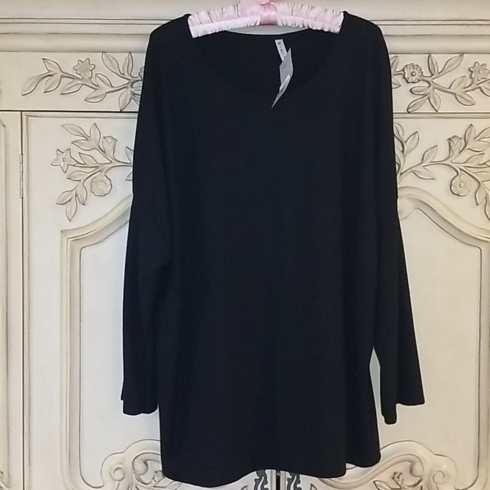 NWT Black tunic from Italy size XL